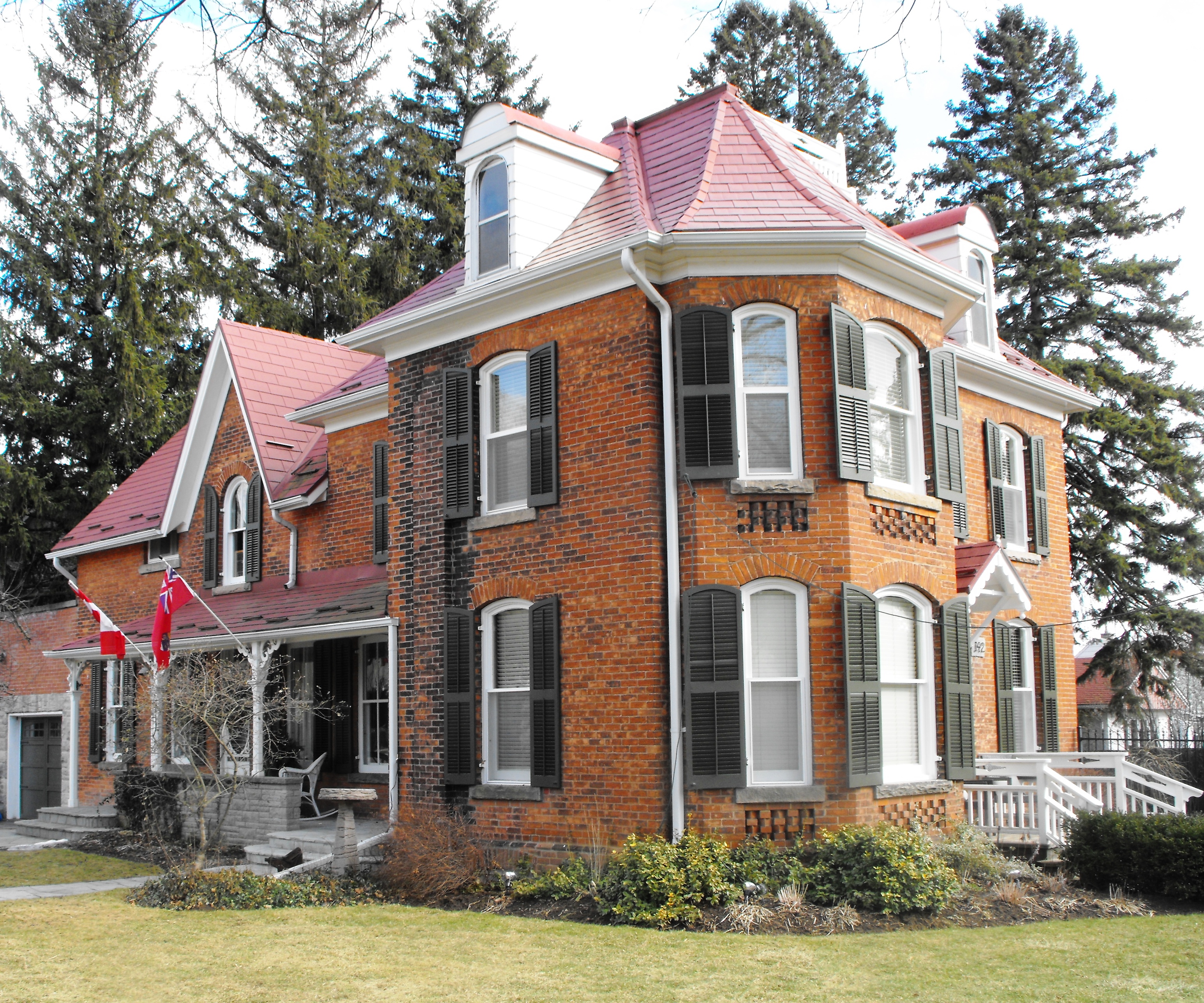 Where is the Heritage District